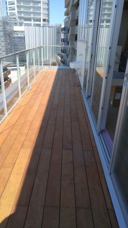 バルコニーデッキ